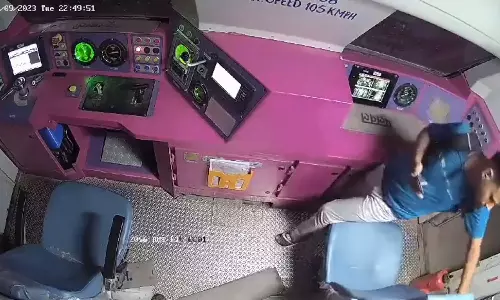 மதுரா ரெயில் விபத்துக்கு இது தான் காரணம்.. வெளியான சி.சி.டி.வி. காட்சிகள்