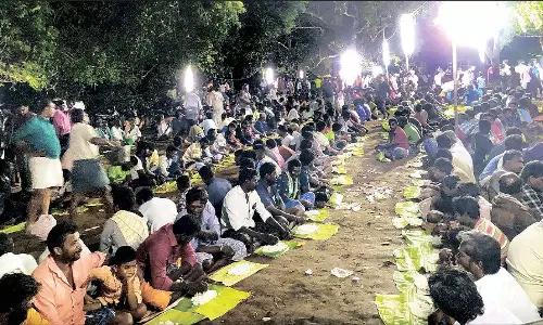 ஆண்கள் மட்டுமே பங்கேற்ற வினோத திருவிழா: 100 ஆடுகள் பலியிட்டு விடிய விடிய கறி விருந்து