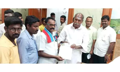 ஆதிதிராவிடர்கள் பாட்கோவில்  பெற்ற கடனுக்கான வட்டி அபராத வட்டியை தள்ளுபடி செய்ய வேண்டும்
