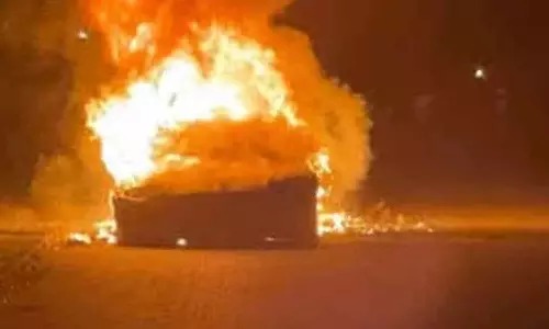 கல்பாக்கம் அருகே குடிசை வீடு தீப்பிடித்து எரிந்தது