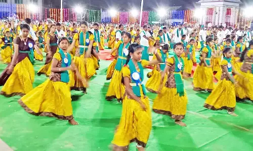 உடுமலையில் கும்மியாட்ட நிகழ்ச்சி