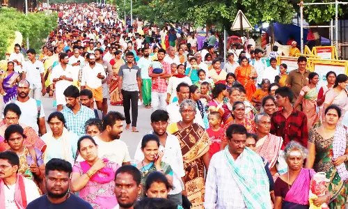 திருவண்ணாமலையில் பக்தர்கள் விடிய விடிய கிரிவலம்