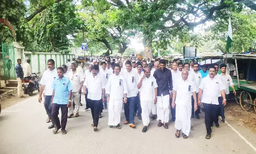 கடைகள் முழு அடைப்பு, வியாபாரிகள் ஊர்வலம்