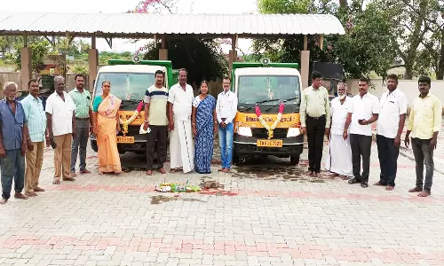 குப்பைகளை சேகரிக்க புதிய 2 வாகனங்கள்