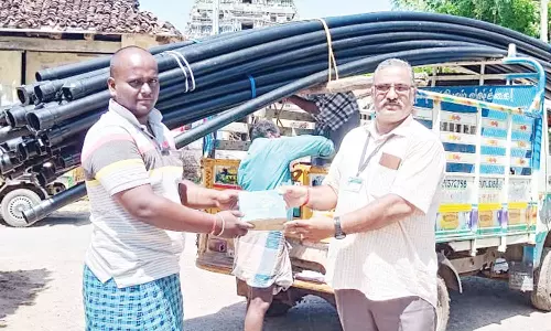 விவசாயிகளுக்கு மானியத்தில் தண்ணீர் குழாய்கள் வழங்கல்