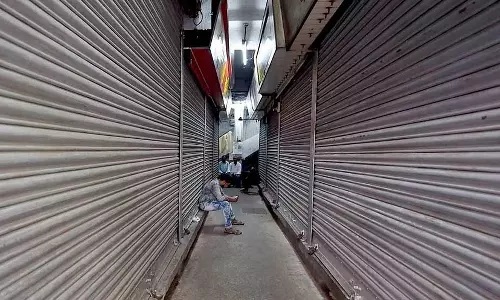 தாங்குமா கர்நாடகம்? 2 நாள் பந்தினால் ரூ.4 ஆயிரம் கோடி நஷ்டம்