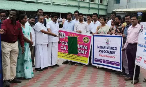 உலக இருதய தினத்தை முன்னிட்டு கல்லூரி மாணவிகள் சார்பில் விழிப்புணர்வு பேரணி- மேயர் தொடங்கி வைத்தார்