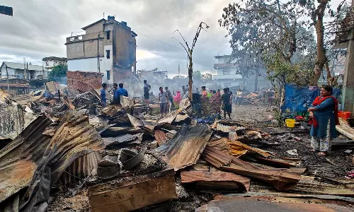 மணிப்பூர் வன்முறை.. இம்பால் மாவட்டத்திற்கு ஊரடங்கில் திடீர் தளர்வு