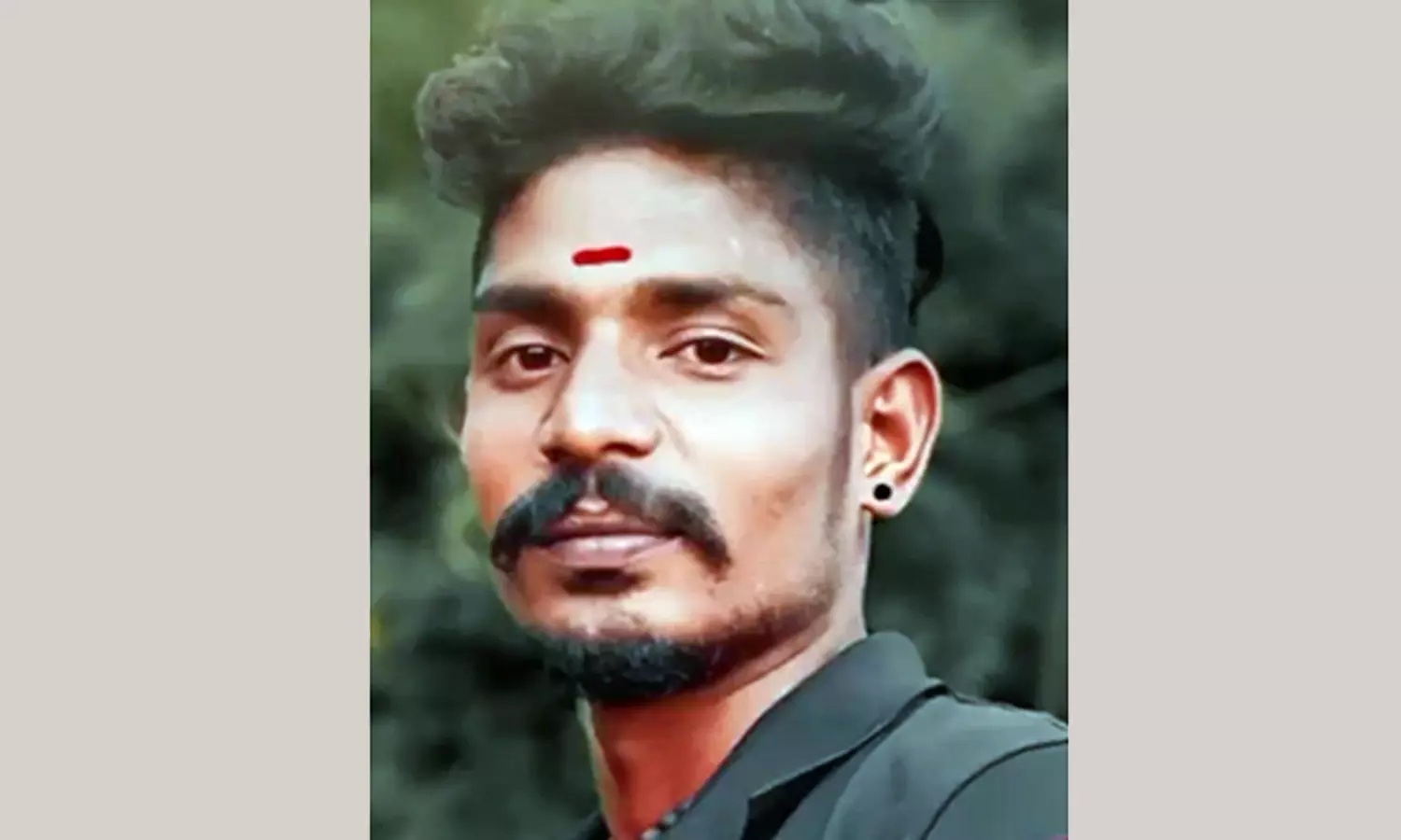கூடலூரில் தேங்காய் வெட்டும் தொழிலாளி படுகொலை: 3 பேர் கைது கூடலூரில் தேங்காய் வெட்டும் தொழிலாளி படுகொலை: 3 பேர் கைது