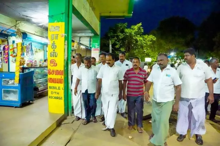 ஆலங்குடி பேருந்து நிலையத்தில் அமைச்சர் மெய்யநாதன் ஆய்வு ஆலங்குடி பேருந்து நிலையத்தில் அமைச்சர் மெய்யநாதன் ஆய்வு