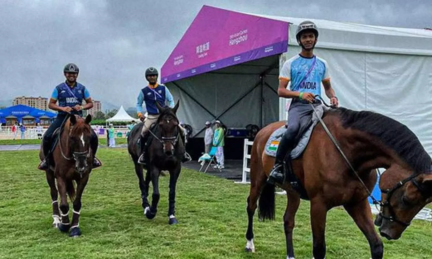 குதிரையேற்றம்: குதிரையேற்றம் இவெண்டிங் டிரஸ்செஜ்... ... ஆசிய விளையாட்டு போட்டி: கபடி, கிரிக்கெட்டில் தங்கம் வென்று இந்தியா அசத்தல்- பதக்கம் 107ஆனது! லைவ் அப்டேட்ஸ் குதிரையேற்றம்: குதிரையேற்றம் இவெண்டிங் டிரஸ்செஜ்... ... ஆசிய விளையாட்டு போட்டி: கபடி, கிரிக்கெட்டில் தங்கம் வென்று இந்தியா அசத்தல்- பதக்கம் 107ஆனது! லைவ் அப்டேட்ஸ்