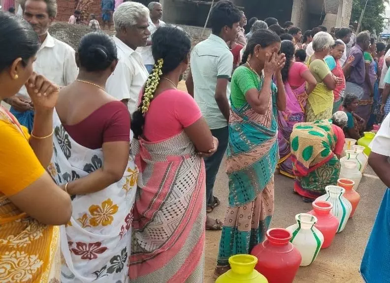 கல்லாத்தூர் கிராம மக்கள் சாலை மறியல் கல்லாத்தூர் கிராம மக்கள் சாலை மறியல்