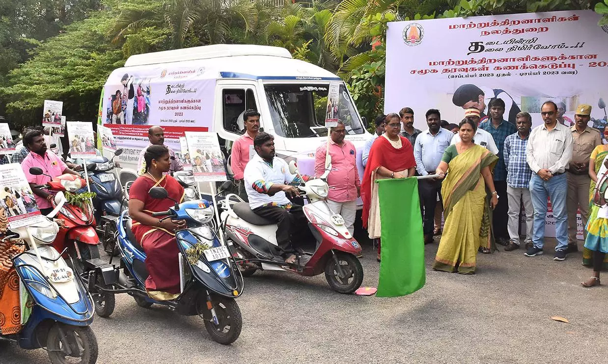 மாற்றுத்திறனாளிகள் கணக்கெடுப்பு குறித்து வாகன விழிப்புணர்வு பேரணி மாற்றுத்திறனாளிகள் கணக்கெடுப்பு குறித்து வாகன விழிப்புணர்வு பேரணி