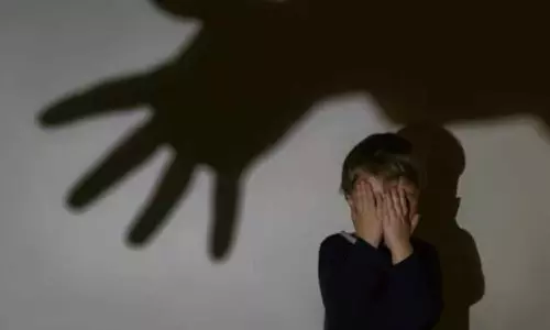 2 குழந்தைகள் சாக்கு மூட்டையில் கட்டி கடத்தல்: 10-க்கும் மேற்பட்ட குழந்தைகள் கதி என்ன? பரபரப்பு