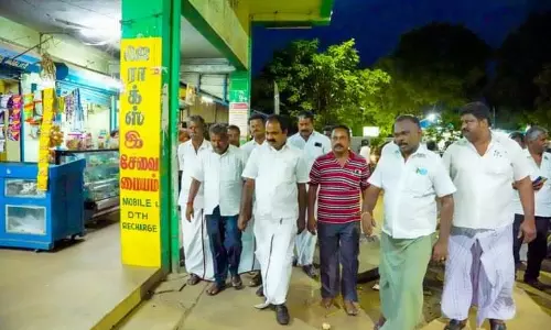 ஆலங்குடி பேருந்து நிலையத்தில் அமைச்சர் மெய்யநாதன் ஆய்வு