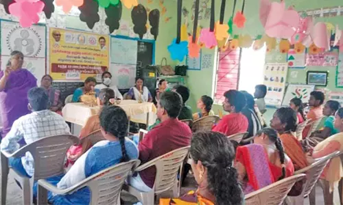 பேளூரில் புதுமண தம்பதிகள் விழிப்புணர்வு விழா