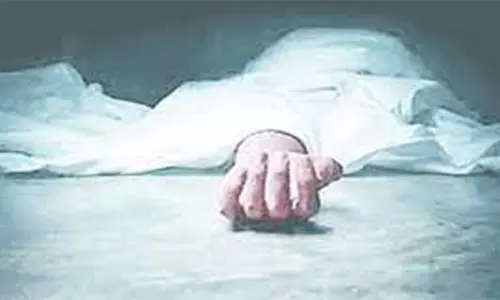 சங்ககிரி அருகே புளியமர தோட்டத்தில் அழுகிய நிலையில் ஆண் பிணம்