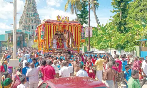 திருக்கண்ணபுரம் சவுரிராஜ பெருமாள் கோவிலில் உதய கருடசேவை