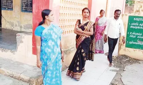 பள்ளி கட்டிடங்கள் உறுதி தன்மையுடன் உள்ளதா? நகர்மன்ற தலைவர் ஆய்வு