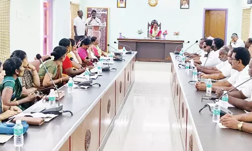 சீர்காழி நகராட்சியை தரம் உயர்த்த நடவடிக்கை தேவை- கூட்டத்தில் உறுப்பினர்கள் வலியுறுத்தல்