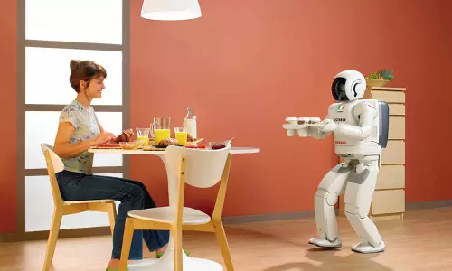 மனைவியின் நண்பன் ரோபோ!