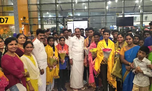 ரஷிய விண்வெளி ஆய்வு மையத்தை பார்வையிட பல்லாவரம் அரசு பள்ளி மாணவ-மாணவிகள் பயணம்