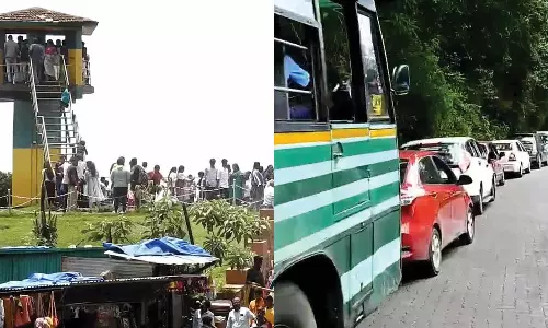 தொடர் விடுமுறையையொட்டி கொடைக்கானலில் குவிந்த சுற்றுலா பயணிகள்- சாரல் மழையால் உற்சாகம்