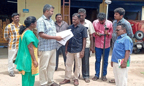 சாலை விரிவாக்க பணி ஆய்வு