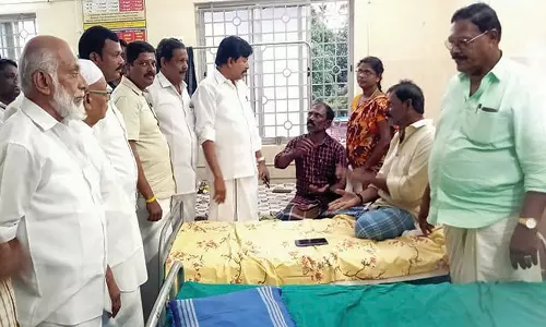 மணப்பாடு கடலில் மூழ்கிய 2 மீனவர்களை தேடும் பணி 3-வது நாளாக தீவிரம்