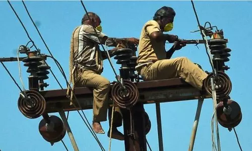 மின் தடை அறிவித்துவிட்டு ரத்து செய்யும் மின்வாரியம்