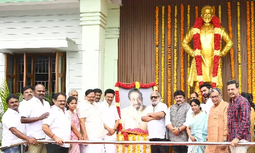 நடிகர் திலகம் சிவாஜி கணேசனின் 96-வது பிறந்தநாள்: முதலமைச்சர் மலர்தூவி மரியாதை