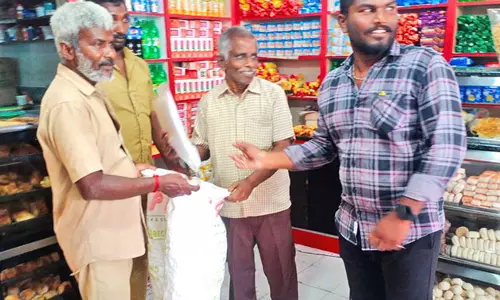 எட்டயபுரம் பகுதியில் தடை செய்யப்பட்ட பிளாஸ்டிக் பொருட்கள் பறிமுதல்