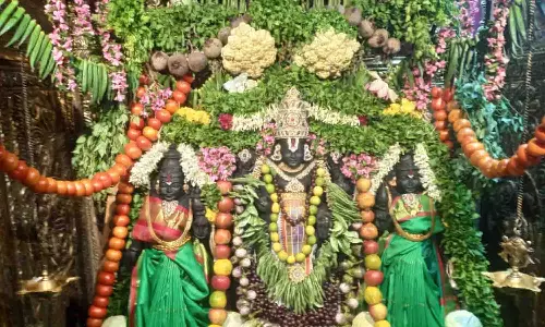 நீலிகணபதிபாளையம்  கருட பெருமாள் கோவிலில் சிறப்பு வழிபாடு