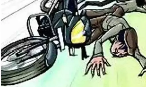 மோட்டார் சைக்கிள்கள் நேருக்கு நேர் மோதல்