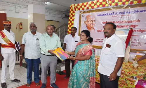 விழுப்புரம் காதி கிராப்ட்களில் காந்தி ஜெயந்தி மற்றும் தீபாவளி சிறப்பு விற்பனை: கலெக்டர் தொடங்கி வைத்தார்