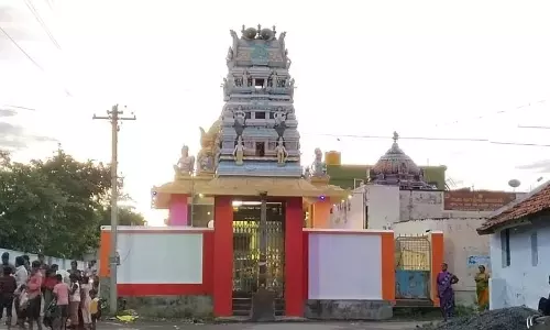 பென்னாகரம் அருகே பரபரப்பு கோவிலில் புரட்டாசி மாத பூஜை செய்வதில் இருதரப்பினரிடையே வாக்குவாதம்