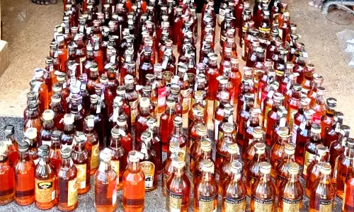 ஈரோடு மாவட்டத்தில் அனுமதியின்றி மதுவிற்ற 20 பேர் கைது