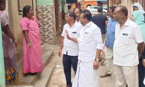 ஓசூர் 31-வது வார்டு பகுதிகளில் மேயர் சத்யா திடீர் ஆய்வு