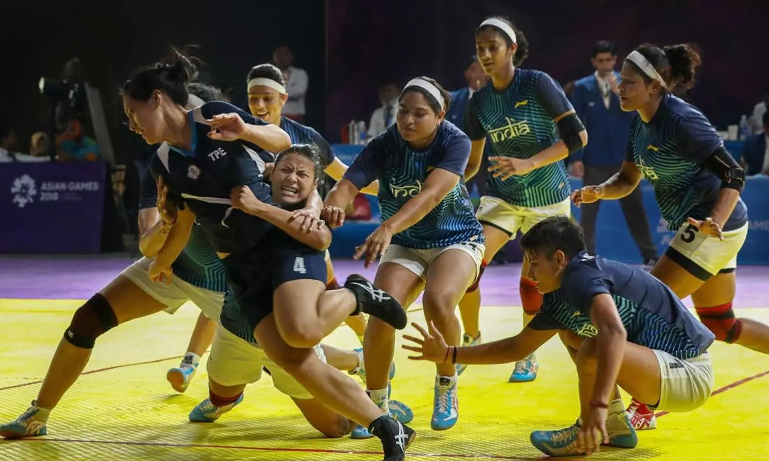 பெண்கள் கபடி: பெண்கள் கபடி இரண்டாவது குரூப் ஏ... ... ஆசிய விளையாட்டு போட்டி: கபடி, கிரிக்கெட்டில் தங்கம் வென்று இந்தியா அசத்தல்- பதக்கம் 107ஆனது! லைவ் அப்டேட்ஸ் பெண்கள் கபடி: பெண்கள் கபடி இரண்டாவது குரூப் ஏ... ... ஆசிய விளையாட்டு போட்டி: கபடி, கிரிக்கெட்டில் தங்கம் வென்று இந்தியா அசத்தல்- பதக்கம் 107ஆனது! லைவ் அப்டேட்ஸ்