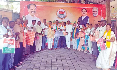 பா.ஜனதா நிர்வாகிகளுக்கு கதர் ஆடை