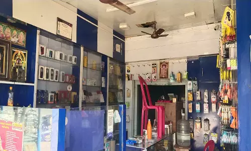 சின்னசேலம் அருகே செல்போன் கடையில் ரூ.1 லட்சம் மதிப்பிலான பொருட்கள் திருட்டு