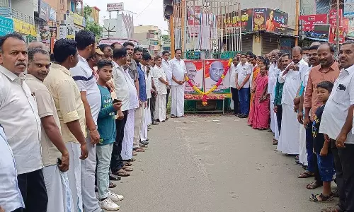 காந்தி-காமராஜர் படங்களுக்கு ராஜேஷ்குமார் எம்.எல்.ஏ. மாலை