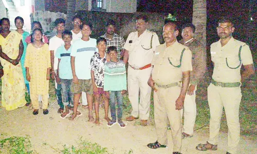 வீட்டிற்குள் புகுந்தது கரடி இல்லை செந்நாய்