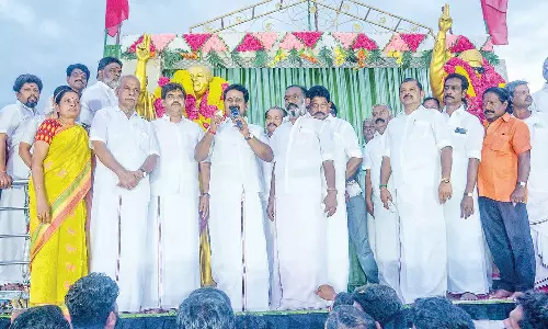 அ.தி.மு.க. புதிய நிர்வாகிகள் சிலைகளுக்கு மாலை அணிவிக்கும் நிகழ்ச்சி