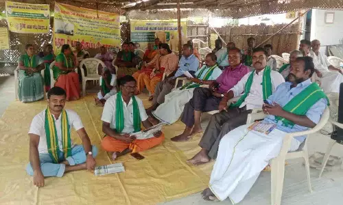 இரும்பு உருக்காலையை மூடக்கோரி போராட்டம்