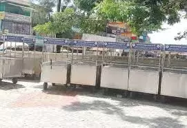 சாலையோர வியாபாரிகளுக்கு விலையில்லா விற்பனை வண்டிகள்