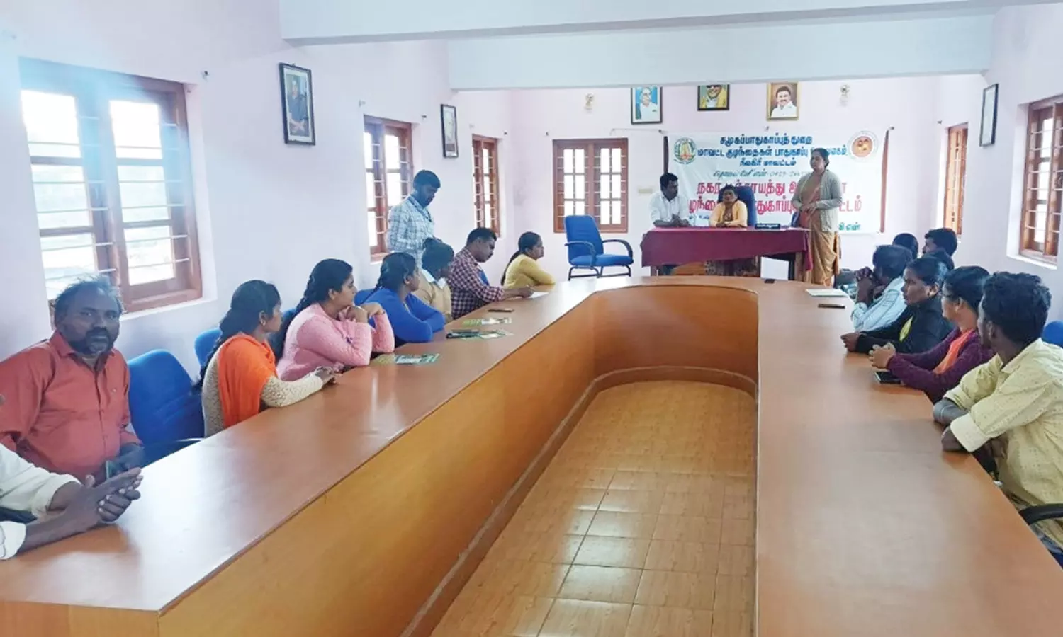 குழந்தைகளுக்கு பெற்றோர் விழிப்புணர்வு ஏற்படுத்த வேண்டும் குழந்தைகளுக்கு பெற்றோர் விழிப்புணர்வு ஏற்படுத்த வேண்டும்