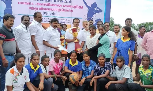 மாவட்ட அளவிலான வாலிபால் போட்டி