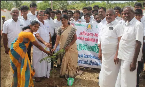 சாமளாபுரத்தில் நாட்டு நலப்பணித்திட்ட முகாம்