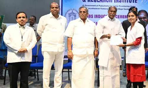 சுதந்திரமாக இருப்பதாக நினைத்து படிப்பில் கவனத்தை விட்டுவிடக்கூடாது